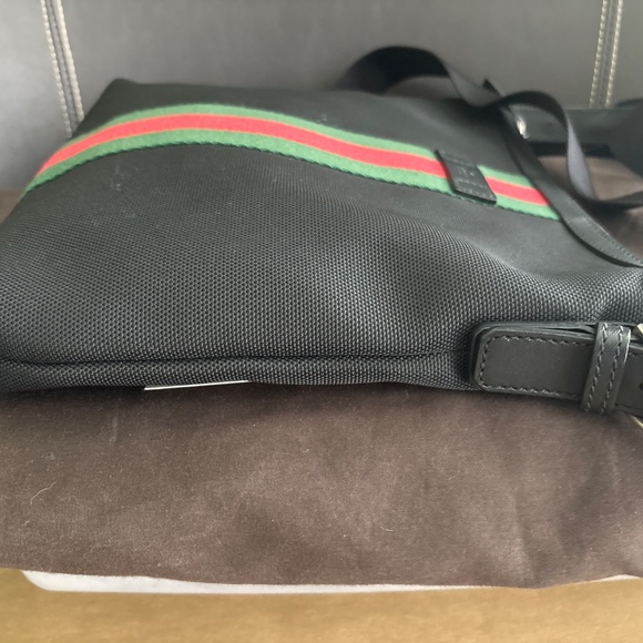 Gucci Messenger bag. - Picture 5 of 7
